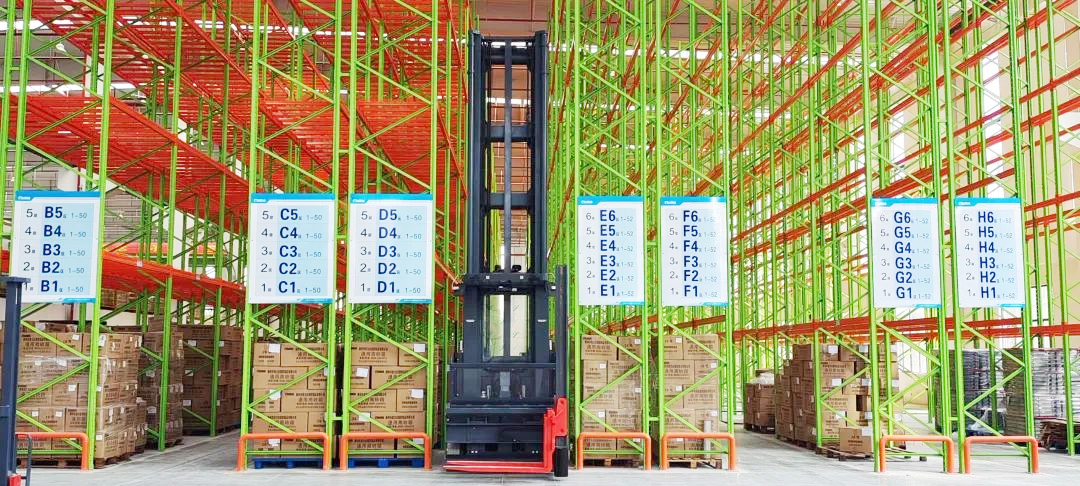 米玛MiMA三向电动叉车.jpg 米玛MiMA三向电动叉车.jpg