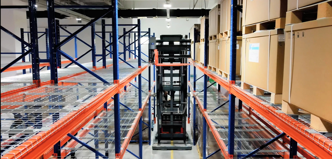 米玛MiMA高位电动叉车.jpg 米玛MiMA高位电动叉车.jpg