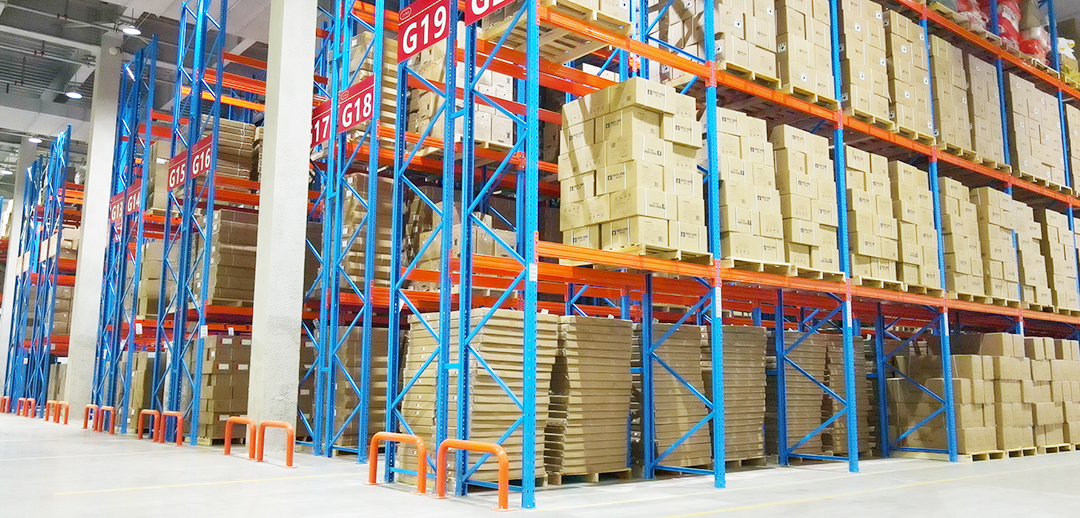 米玛电动三向叉车.jpg 米玛电动三向叉车.jpg